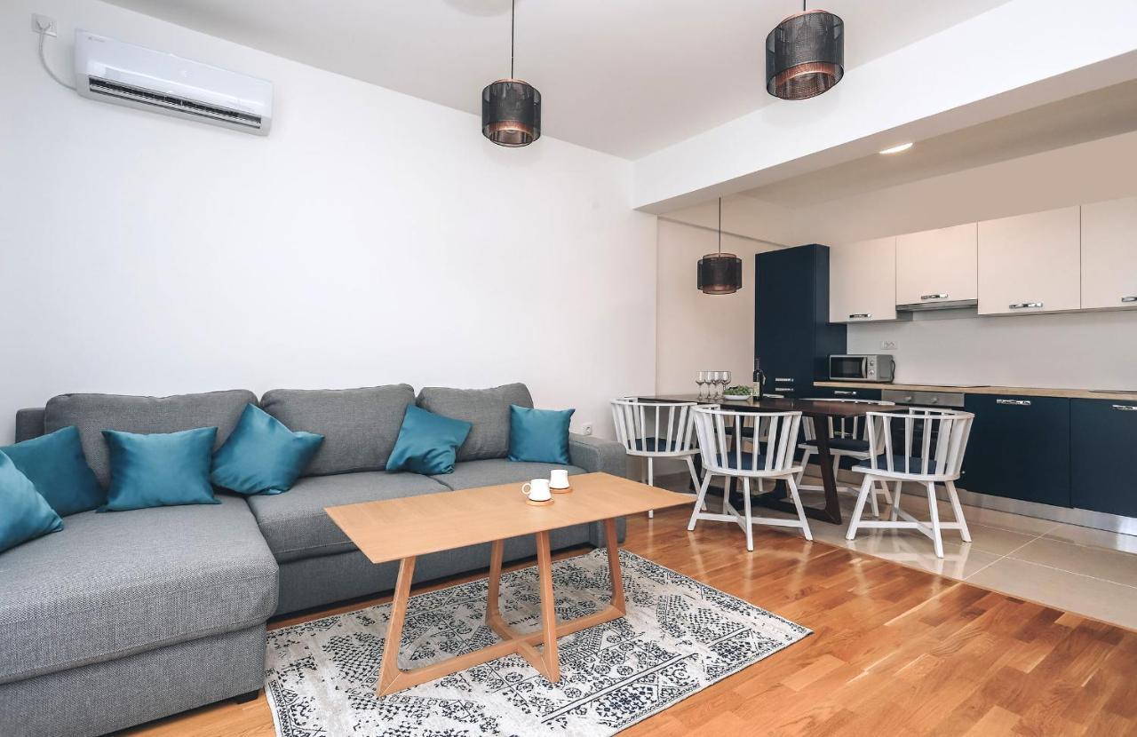 Status-M Apartments เบชิชิ ภายนอก รูปภาพ