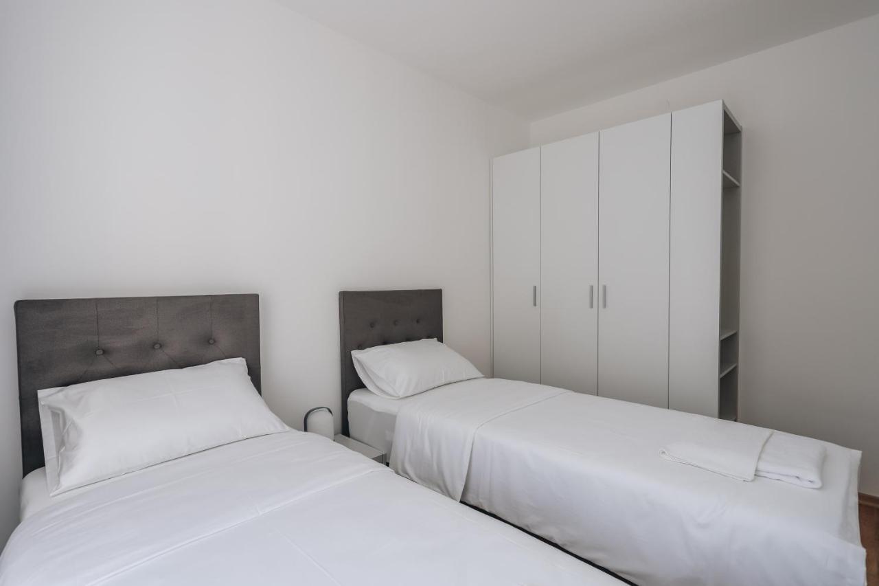 Status-M Apartments เบชิชิ ภายนอก รูปภาพ