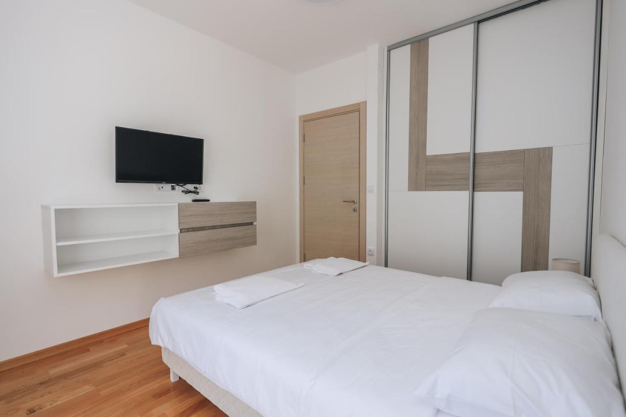 Status-M Apartments เบชิชิ ภายนอก รูปภาพ