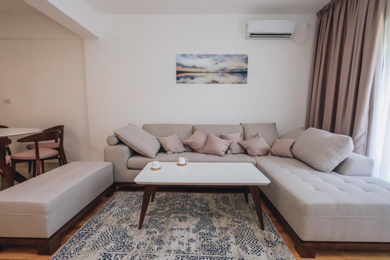 Status-M Apartments เบชิชิ ภายนอก รูปภาพ