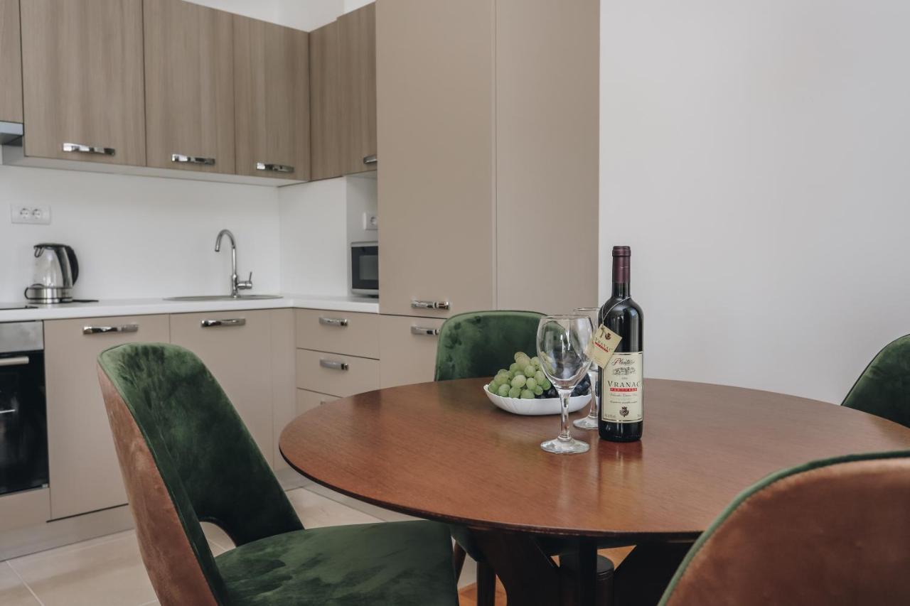 Status-M Apartments เบชิชิ ภายนอก รูปภาพ