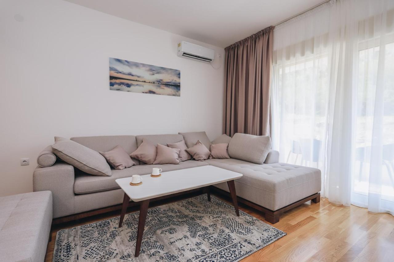 Status-M Apartments เบชิชิ ภายนอก รูปภาพ