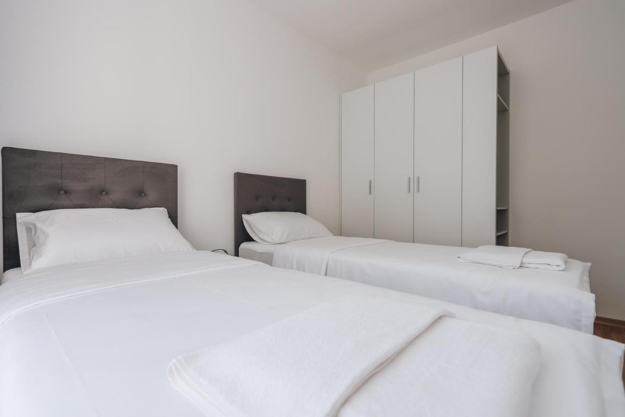 Status-M Apartments เบชิชิ ภายนอก รูปภาพ