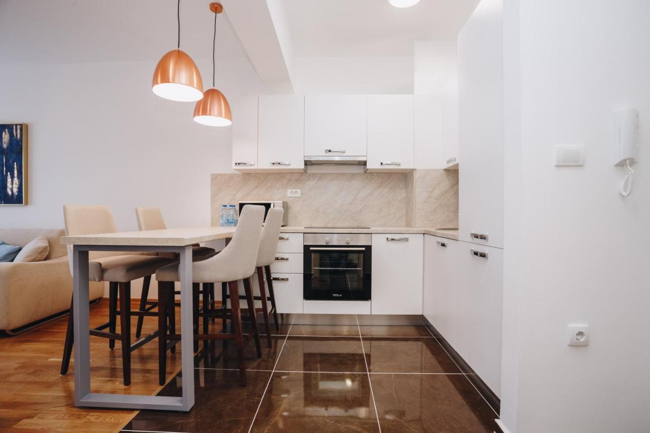 Status-M Apartments เบชิชิ ภายนอก รูปภาพ